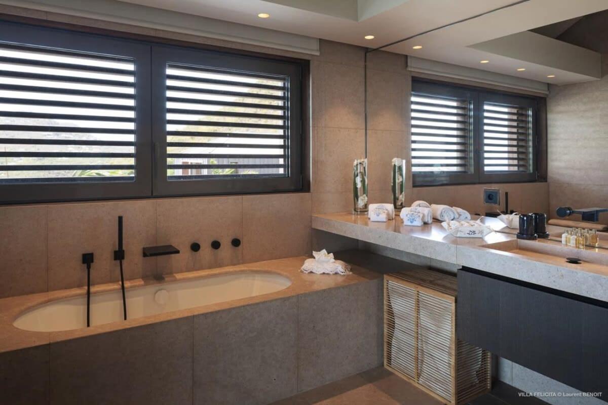 On A Hill Side Villa With Superb Amenities St. Barthelemy 외부 사진